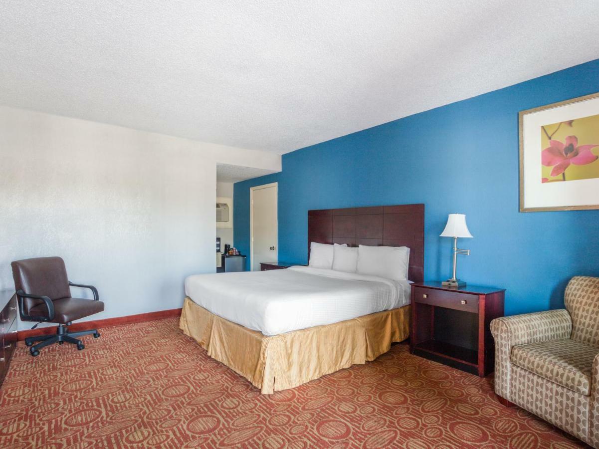 Oyo Hotel Augusta Downtown Room photo