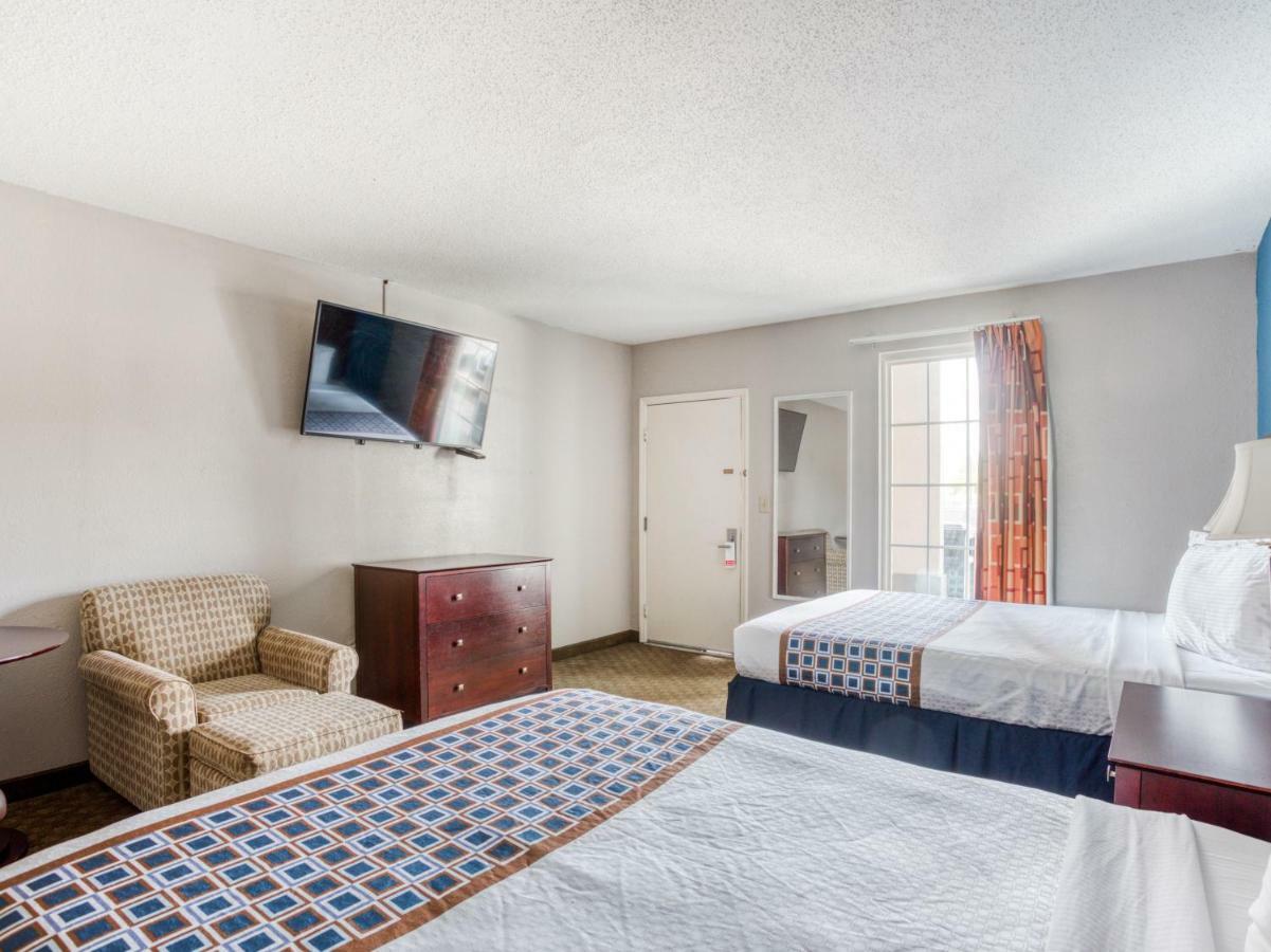 Oyo Hotel Augusta Downtown Room photo